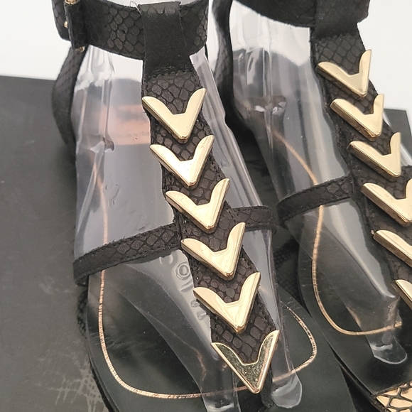 Dolce Vita Izara Sandal Size 7 in Black - Picture 2 of 5